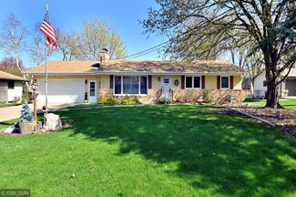 5510 Joyce St, Maple Plain, MN 55359