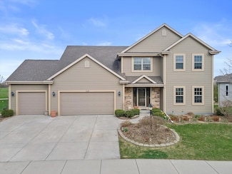 718 Greystone Dr, Port Washington, WI 53074