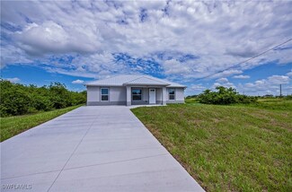 3318 Clearview Cir, Port Labelle, FL 33935