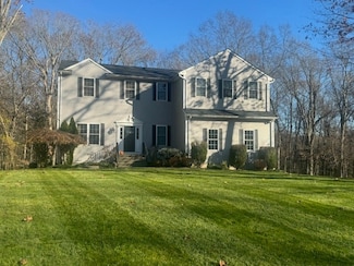 28 Cohasset Ln, Cranston, RI 02921