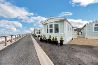 404 4th Ave, Pacifica, CA 94044