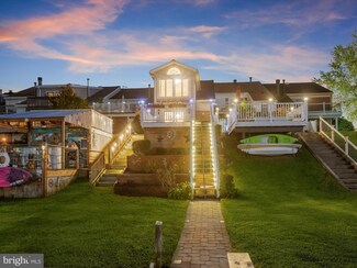3G Neptune Dr, Joppa, MD 21085
