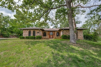 146 Circle Dr, Denison, TX 75021