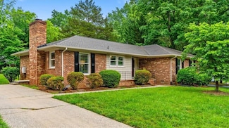 2 Great Castle Ct, Greensboro, NC 27455