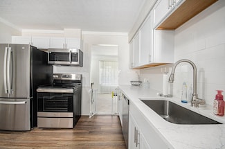 28291 Suburban Dr, Warren, MI 48088