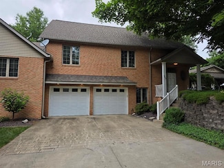 302 Lorean St, Troy, IL 62294