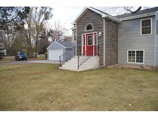 5420 5420 Adams St, Mounds View, MN 55112