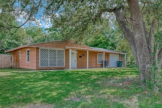 5962 Willow Glen Dr, Houston, TX 77033