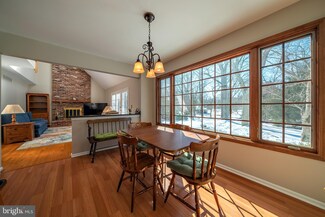 15 Riverview Dr, Ewing, NJ 08628