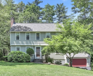 99 Cricket Dr, Sturbridge, MA 01566