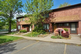 7 Azalea Ct, Staten Island, NY 10309