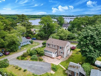 10 Gordon St, West Wareham, MA 02576
