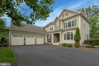 8213 Bearhurst Dr, Gainesville, VA 20155