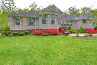 30 Cottage Ln, Harveys Lake, PA 18618