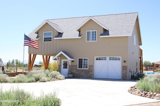 274 Sunset Hills Dr, Yerington, NV 89447