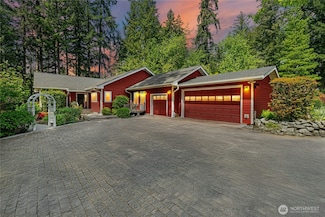13835 Manzanita Rd NE, Bainbridge Island, WA 98110