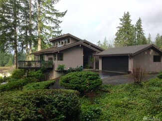 200 E Country Club Dr, Allyn, WA 98524