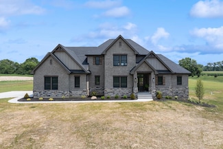 52 Maple Point Ct, Wilmington, OH 45177