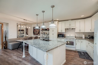 230 105th St E, Tacoma, WA 98445