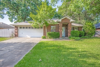 612 Meadow Ln, Roanoke, TX 76262