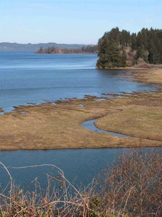 7247 Us Highway 101 Unit 101, South Bend, WA 98586