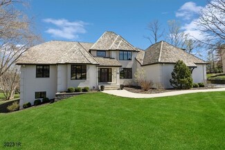 620 S 28th St, West Des Moines, IA 50265