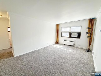 410 Fairview Ave Unit 4B, Fort Lee, NJ 07024