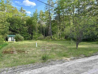 9 Hillside St, Hillsborough, NH 03244