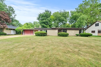 330 S Rosedale Ave, Aurora, IL 60506