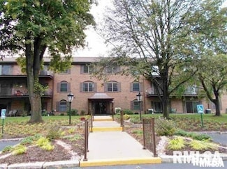 1360 Kimberly Ridge Rd Unit 313, Bettendorf, IA 52722