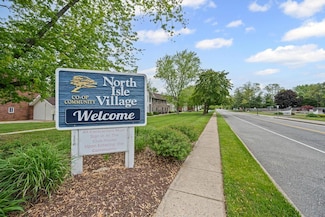 9 Sierra Ct, Coram, NY 11727
