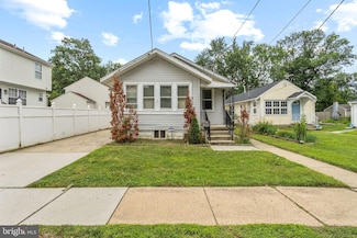 205 W Evergreen Ave, Somerdale, NJ 08083