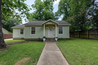 618 Riverside Dr, Kilgore, TX 75662