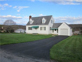 216 Meadow St, Ford City, PA 16226