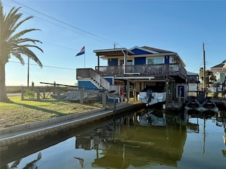 16719 Tahiti Way, Jamaica Beach, TX 77554