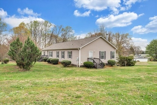 200 Surber Dr, Moneta, VA 24121