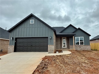 1812 Edwards St, Pea Ridge, AR 72751