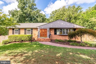 4508 Braeburn Dr, Fairfax, VA 22032