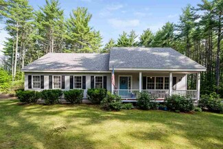 13 Barrington Cir, Center Ossipee, NH 03814