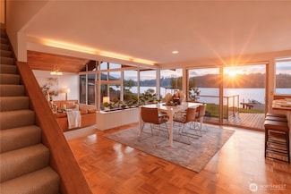 14026 Riviera Place NE, Seattle, WA 98125