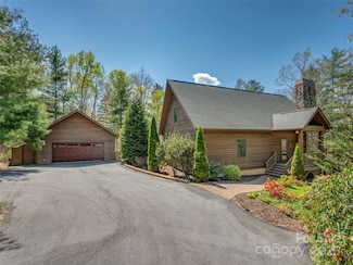 224 Corsica Ln, Saluda, NC 28773