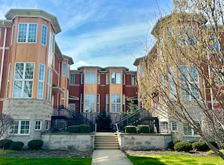 10 Park Ave Unit 10, River Forest, IL 60305