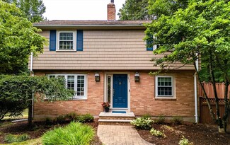 653 Foundry St, South Easton, MA 02375