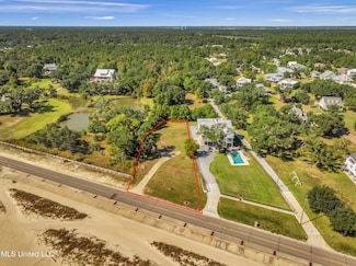 643 N Beach Blvd, Waveland, MS 39576