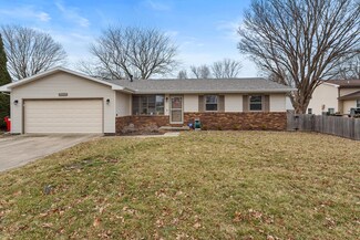 2313 Mulberry Ct, Champaign, IL 61821