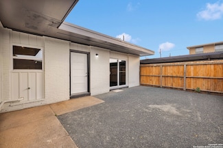 600 Gentleman Rd Unit 8, Balcones Heights, TX 78201