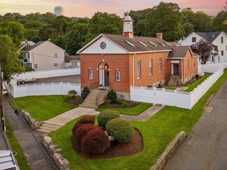 15 Fiske Ave, Waltham, MA 02453