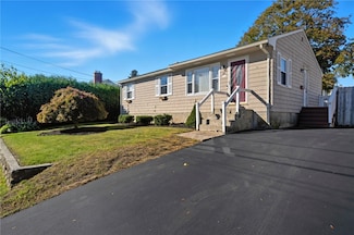 29 Dix Ave, Johnston, RI 02919