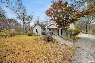 1566 Woodland Knolls Rd, Metamora, IL 61548