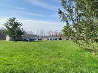 9021 W Lewisville Rd, Paragon, IN 46166